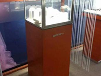 深圳密度板貼飾面烤漆亮光收藏博物館展柜制作工廠 專業設計與上門安裝服務